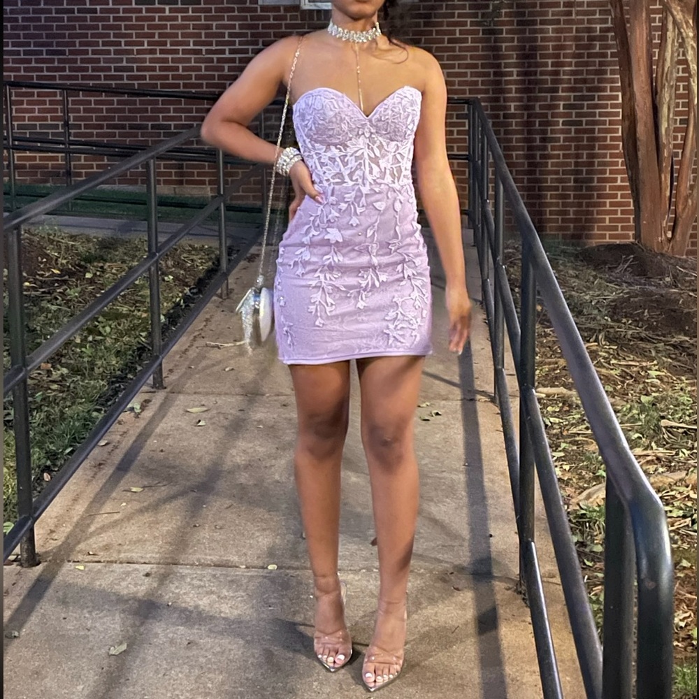 Lilac Sweetheart Lace Short Homecoming Dress